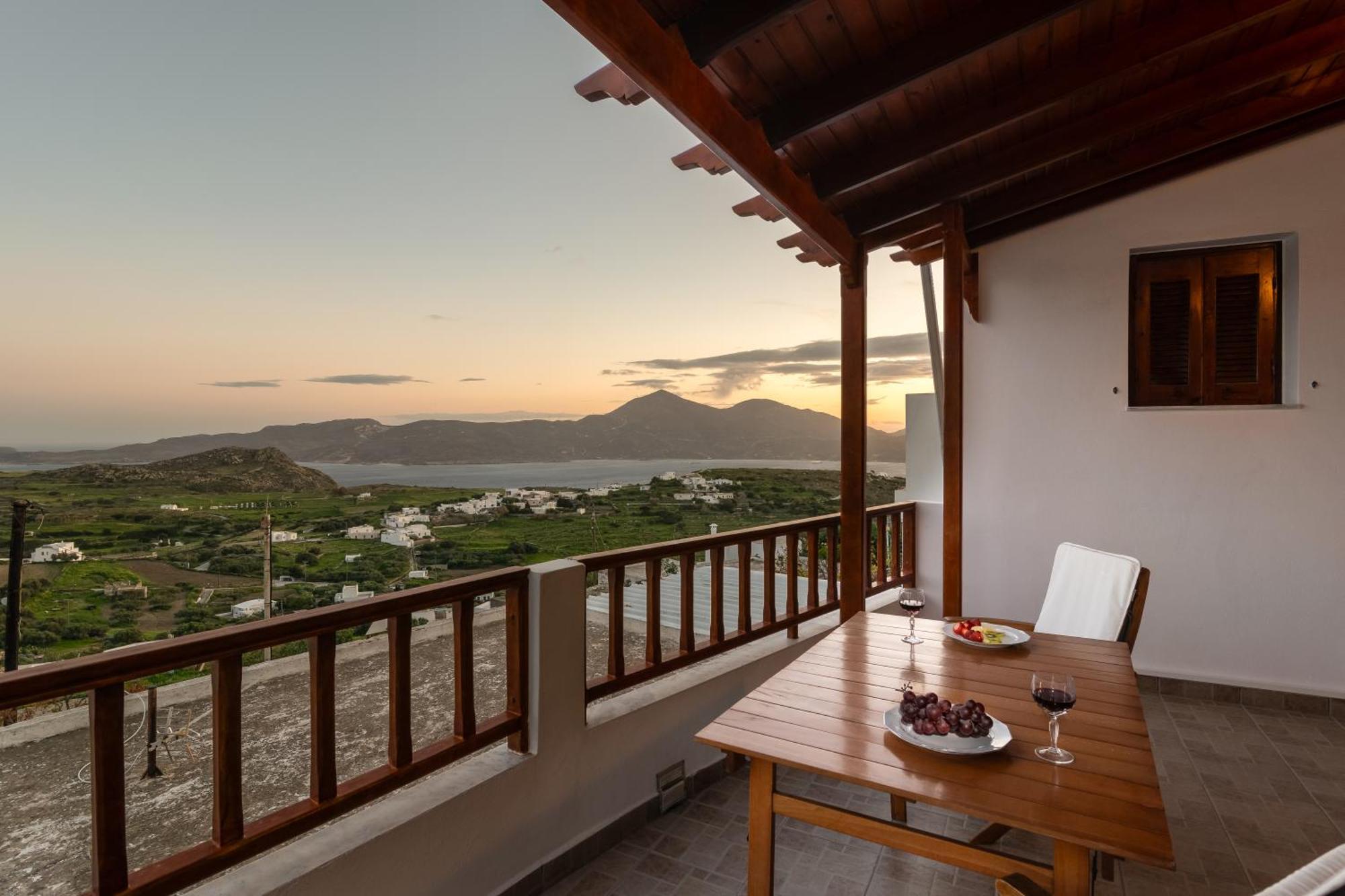 Uncle John'S House With View Villa Trypiti Bagian luar foto